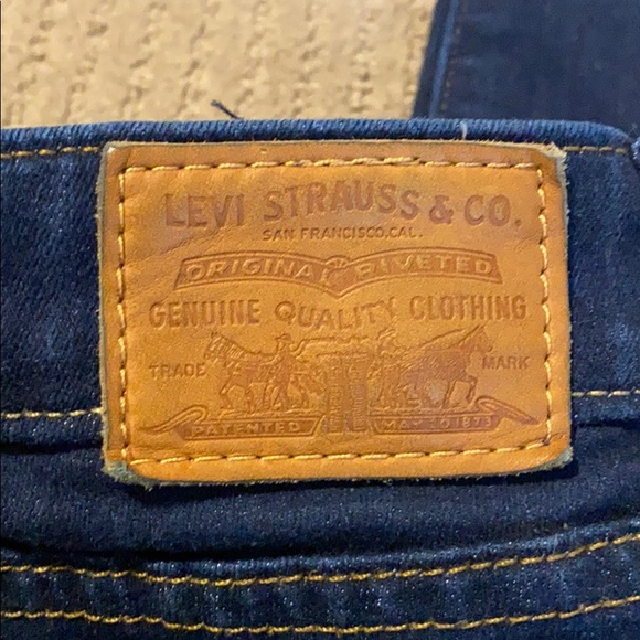 EUC Levi 711 Skinny Dark Wash Size 24 Short - Picture 7 of 7